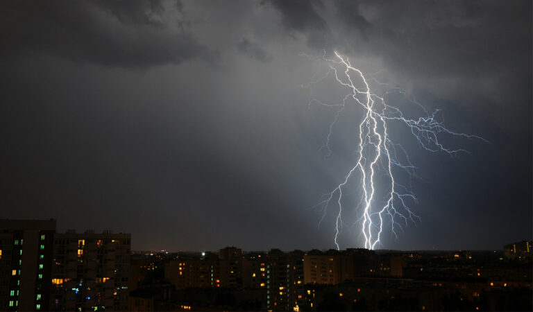 Five Killed in Bihar Due to Lightning and Falling Trees Amid Storm