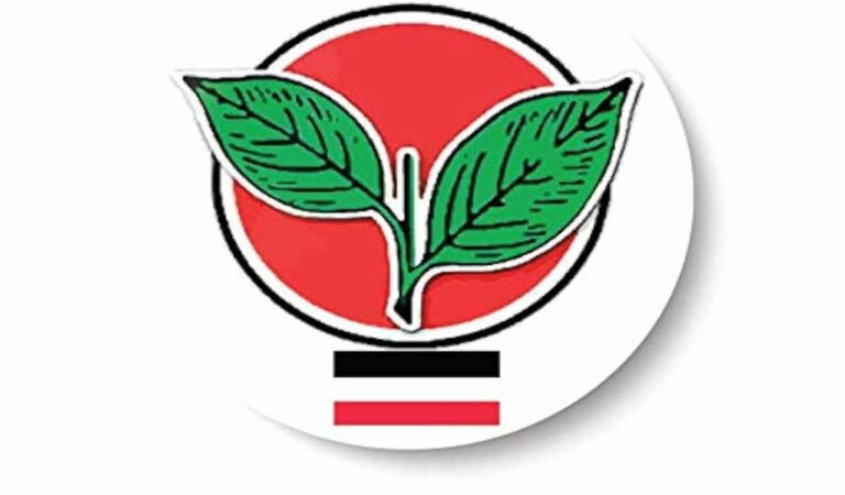 AIADMK faces major split as 30 MLAs rebel against Palaniswami