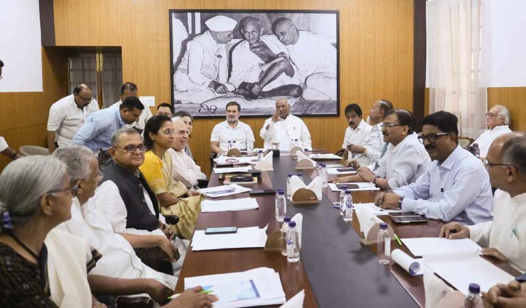 Kaun Banega Kerala CM?: Congress high command yet to break suspense