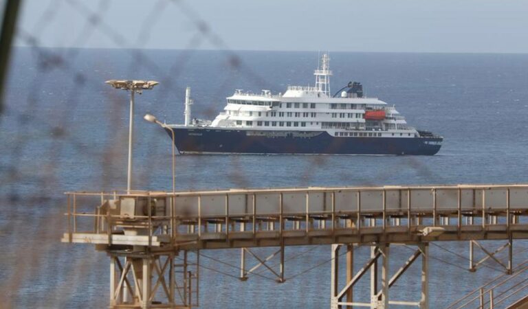 Hantavirus Ship
