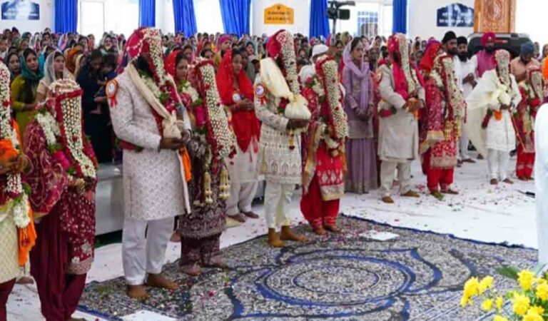 Six Sikh couples marry free of cost at Samuhik Vivah in Hyderabad